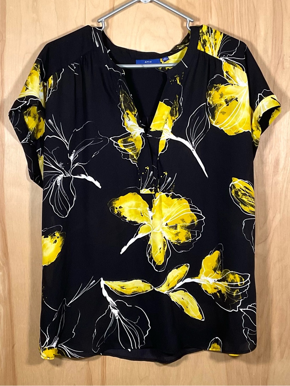 Apt. 9 Floral Cap sleeve Sheer Blouse - EUC